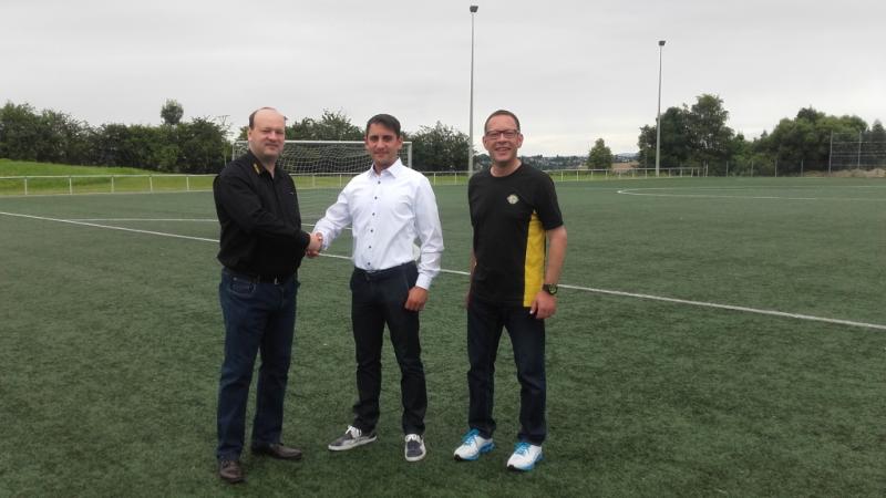 Der SV Elz erhält Spende in Höhe von 5.000 € für Vereinsheim und Jugendarbeit