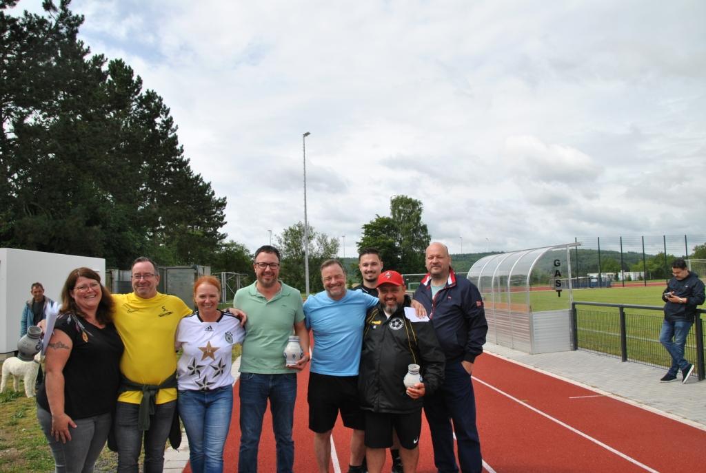 Nach dem E-Jugend Spiel verabschiedete der SV Elz einige seiner engagierten Jugendtrainer