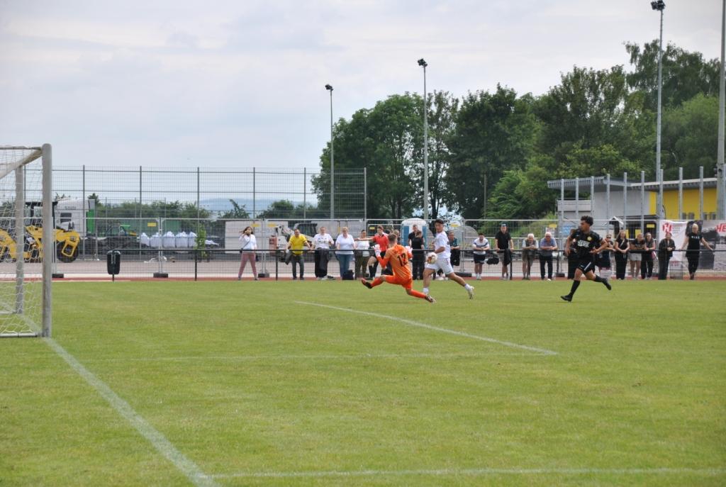 Der SV 1911 Elz bedankt sich bei Marco Schuy & dem SV Wehen Wiesbaden